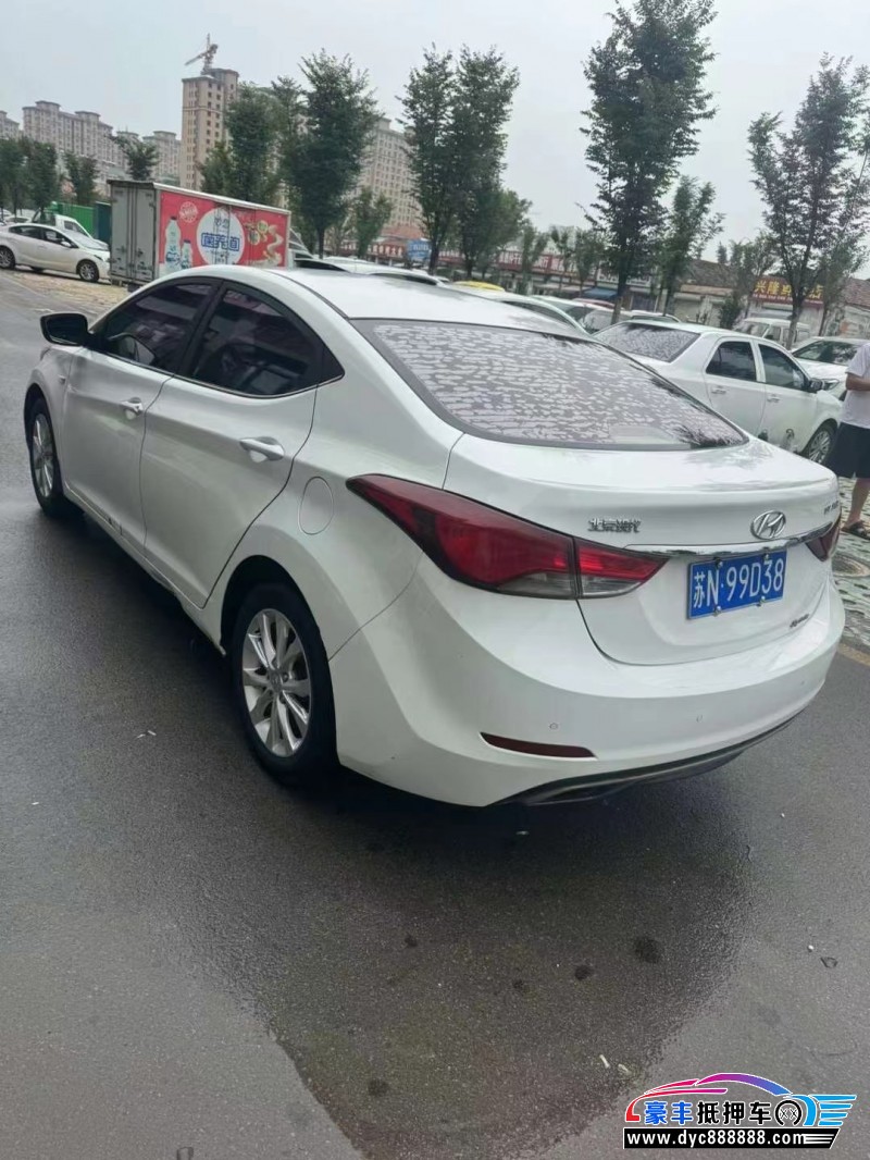 16年现代朗动轿车抵押车出售