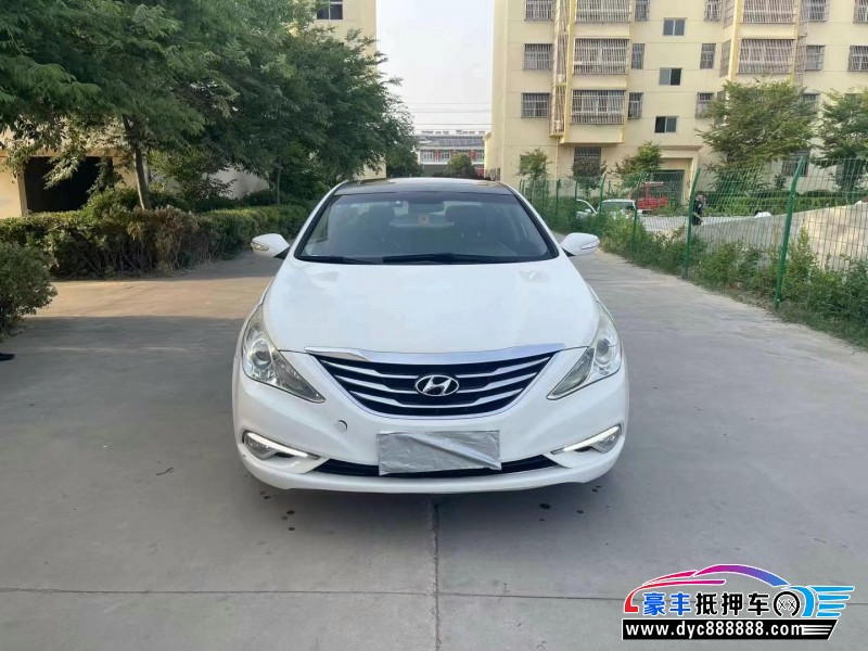 14年现代索纳塔轿车抵押车出售