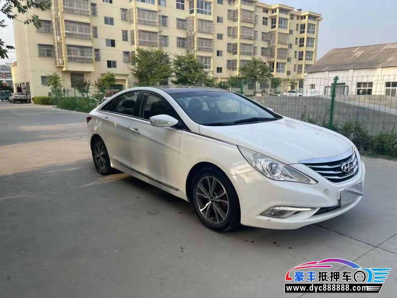 14年现代索纳塔轿车抵押车出售