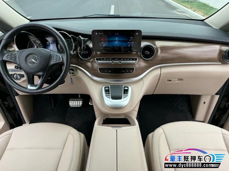 21年奔驰V轿车抵押车出售