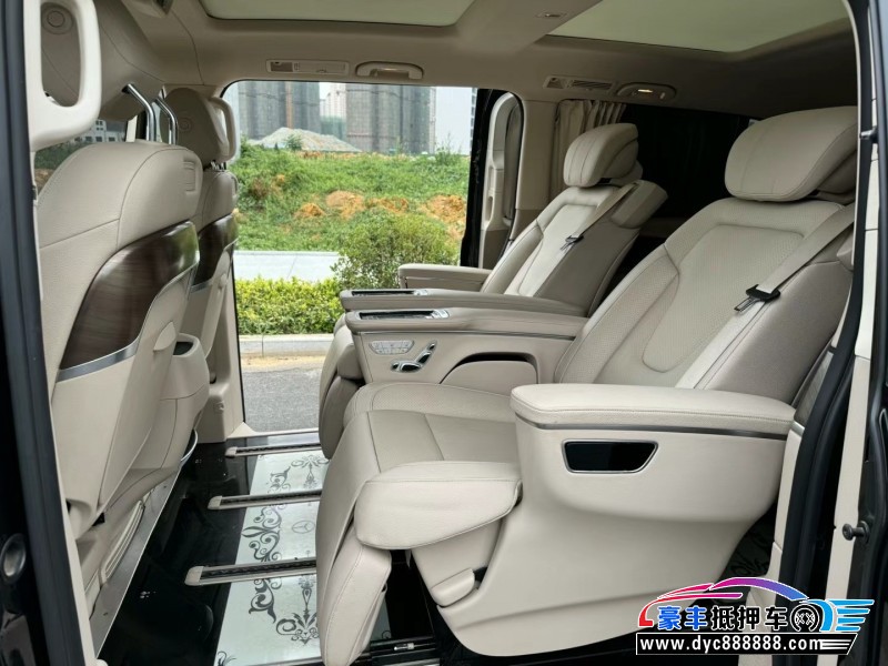 21年奔驰V轿车抵押车出售