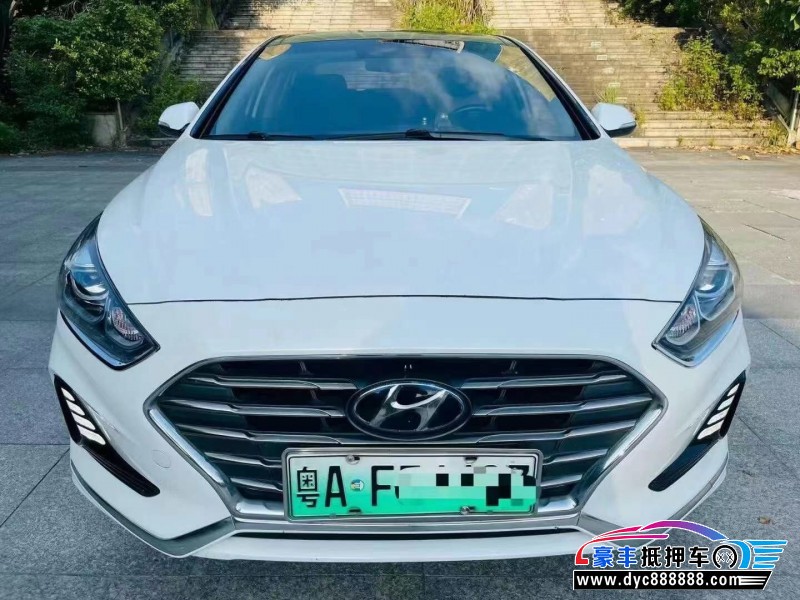 18年现代索纳塔轿车抵押车出售