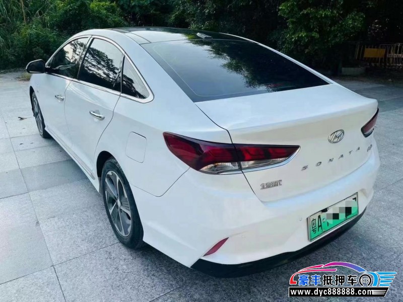 18年现代索纳塔轿车抵押车出售