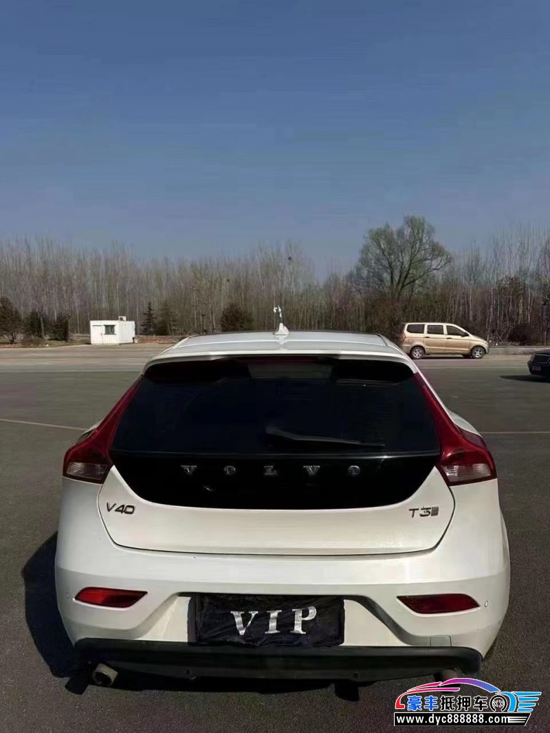 18年沃尔沃V40轿车抵押车出售