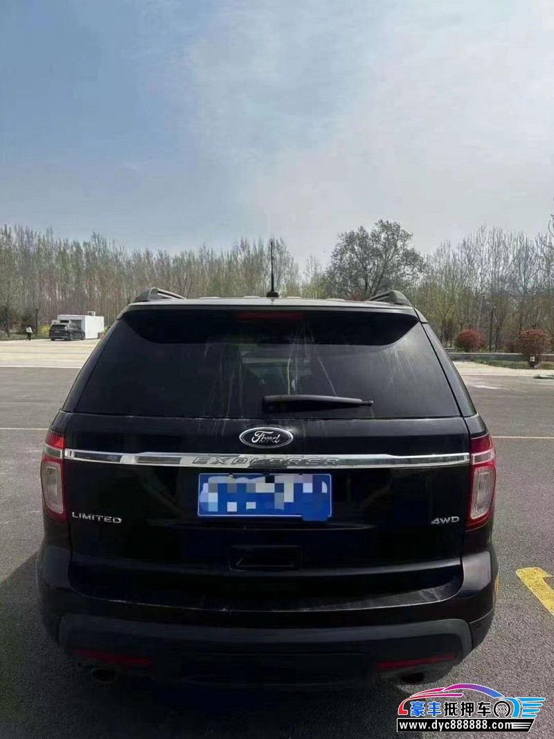 15年福特探险者轿车抵押车出售