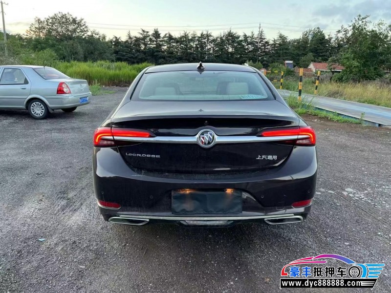 20年别克君越轿车抵押车出售