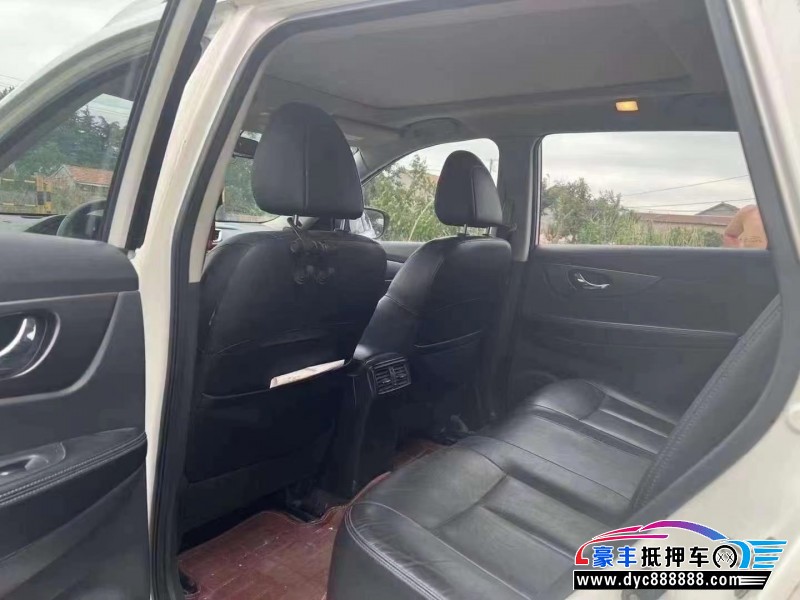 15年日产奇骏SUV抵押车出售