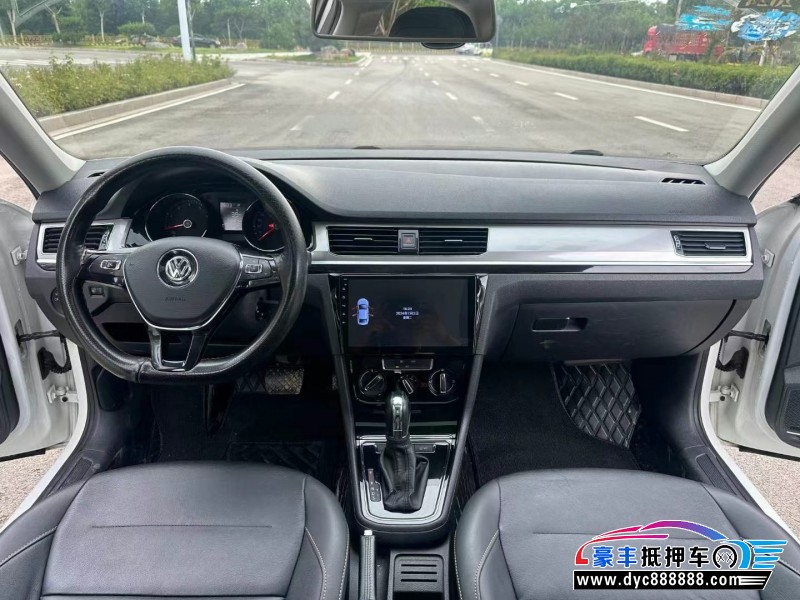 18年大众宝来轿车抵押车出售