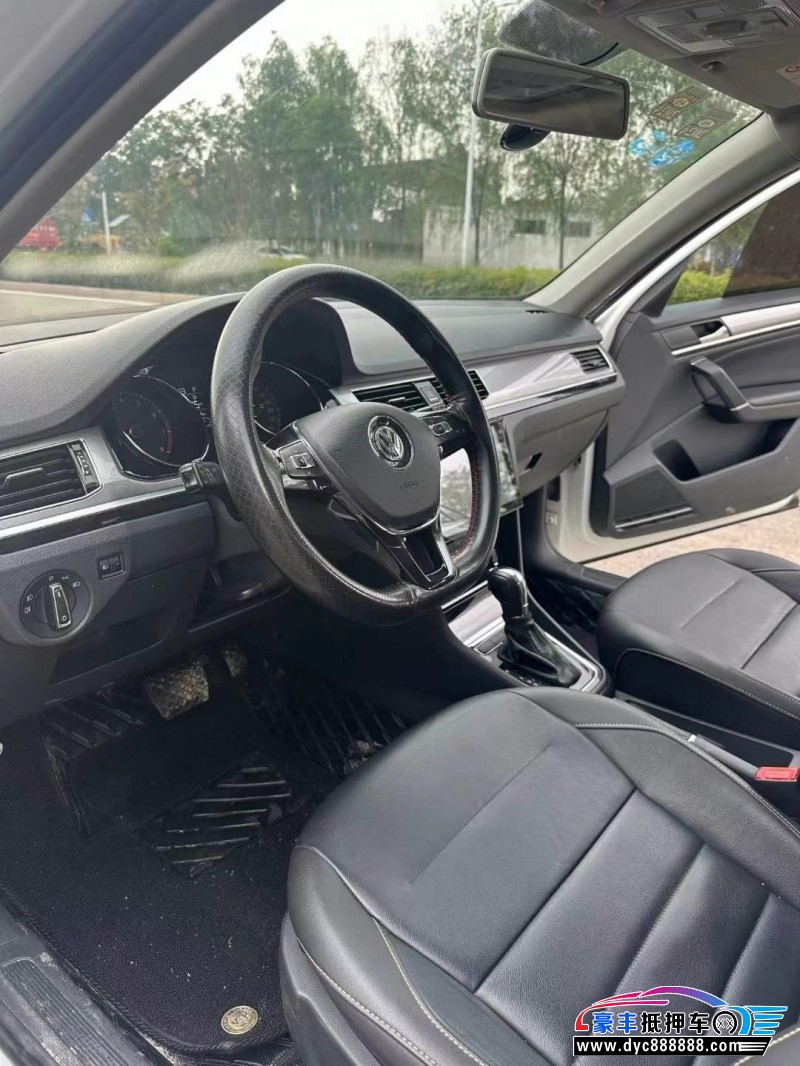 18年大众宝来轿车抵押车出售