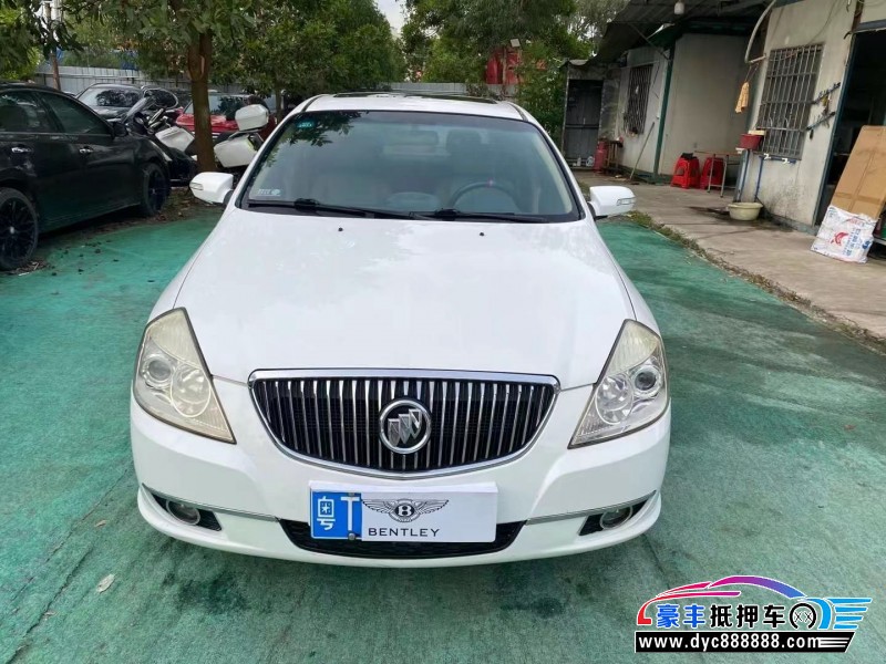 10年别克凯越轿车抵押车出售