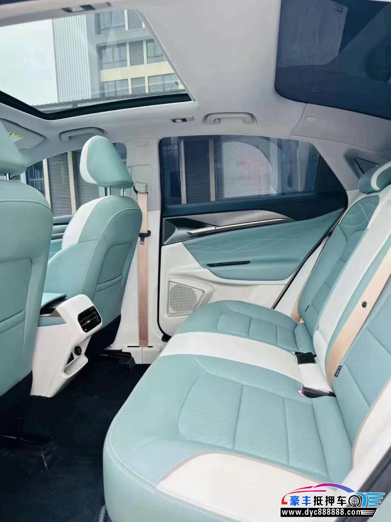 23年吉利几何轿车抵押车出售