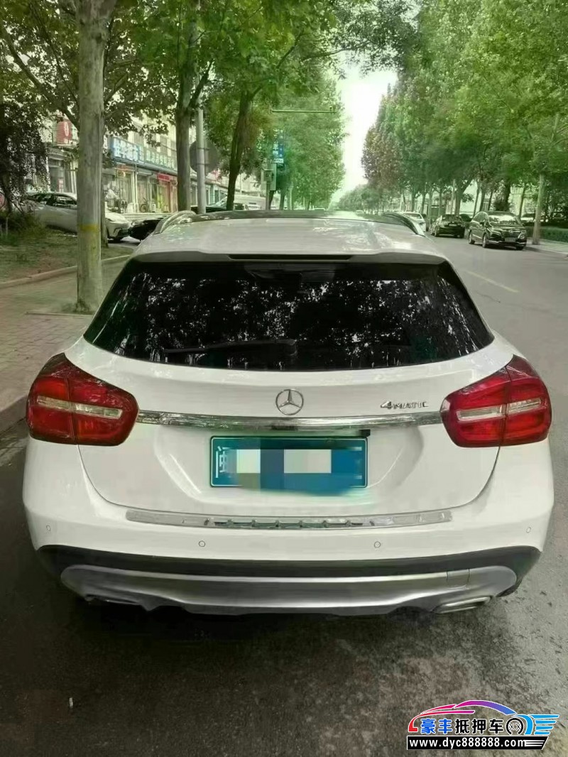 15年奔驰GLA轿车抵押车出售