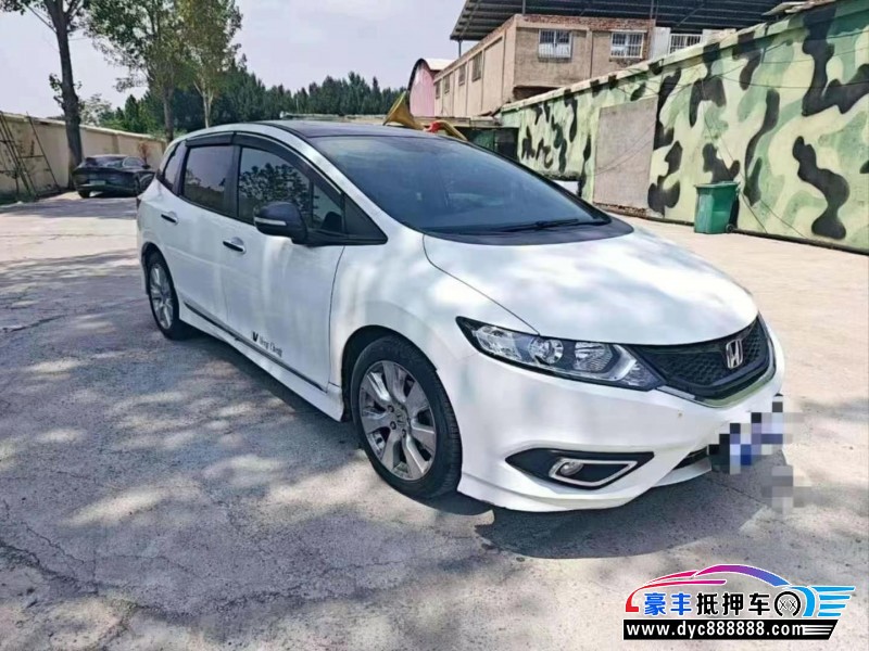 16年本田雅阁轿车抵押车出售