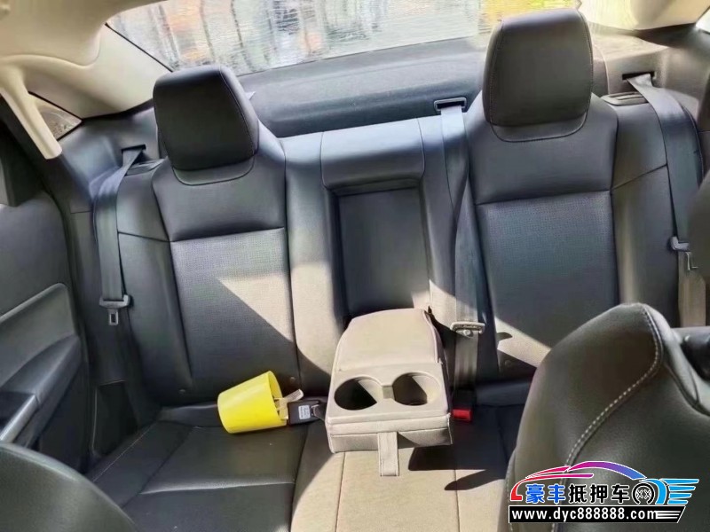 18年福特福睿斯轿车抵押车出售