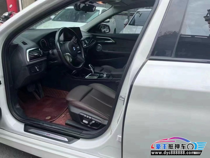 22年宝马1系轿车抵押车出售