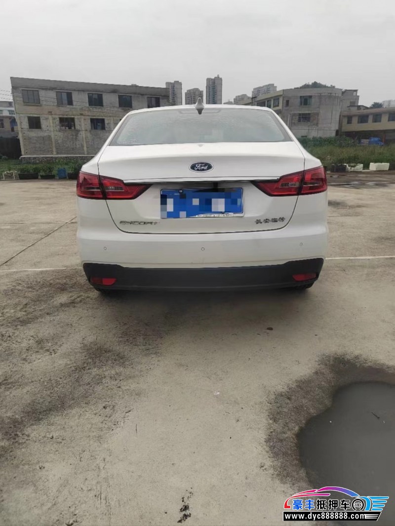 20年福特福睿斯轿车抵押车出售