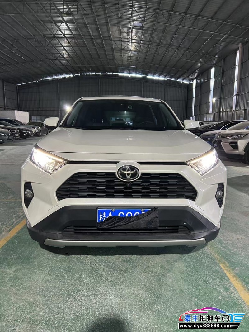 21年丰田RAV4轿车抵押车出售