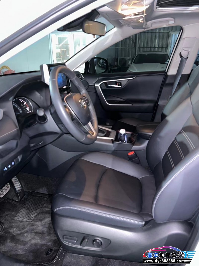 21年丰田RAV4轿车抵押车出售
