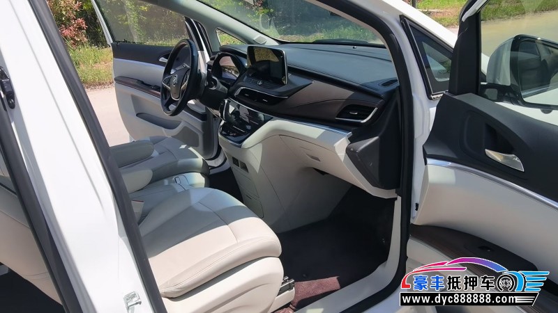 20年别克GL8轿车抵押车出售