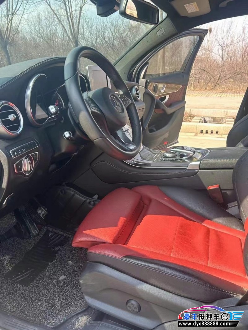 18年奔驰GLC轿车抵押车出售