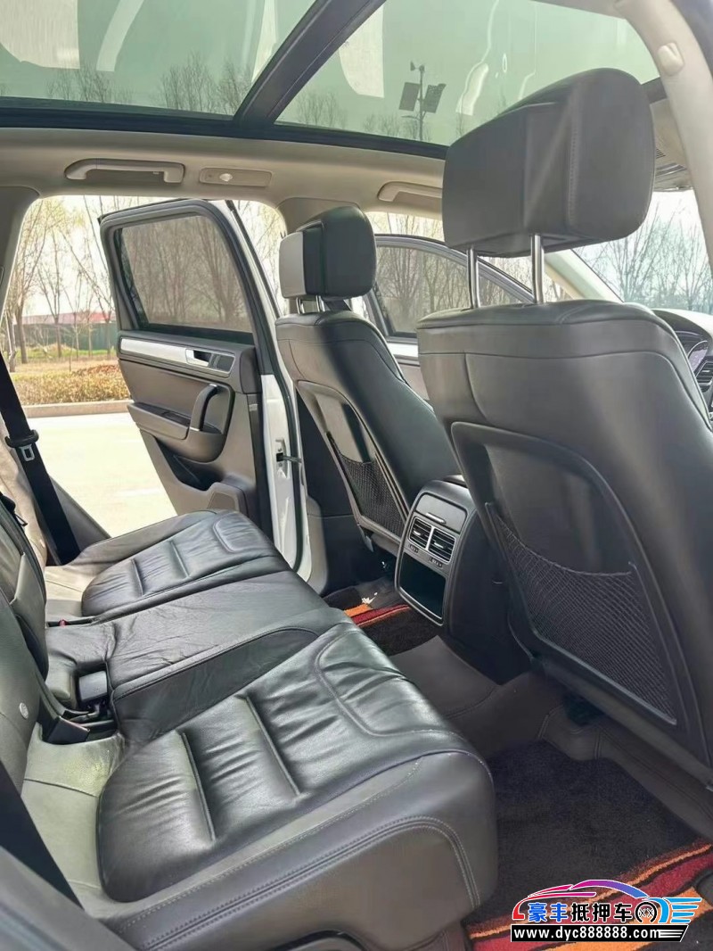 17年大众途锐轿车抵押车出售