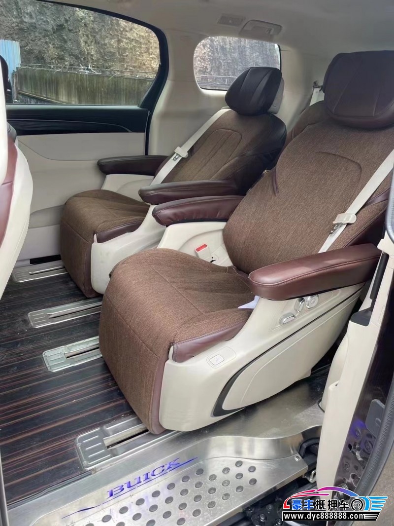 20年别克GL8轿车抵押车出售