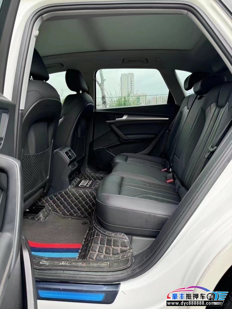 22年奥迪Q5轿车抵押车出售