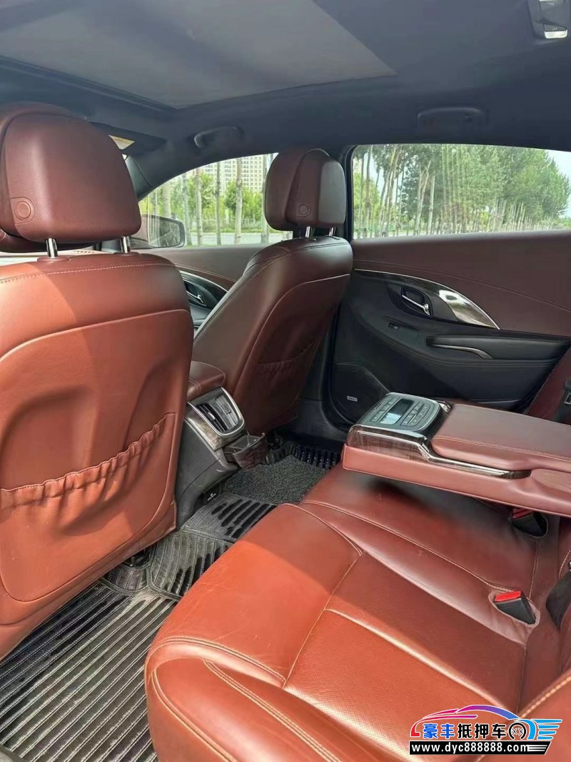 15年别克君越轿车抵押车出售