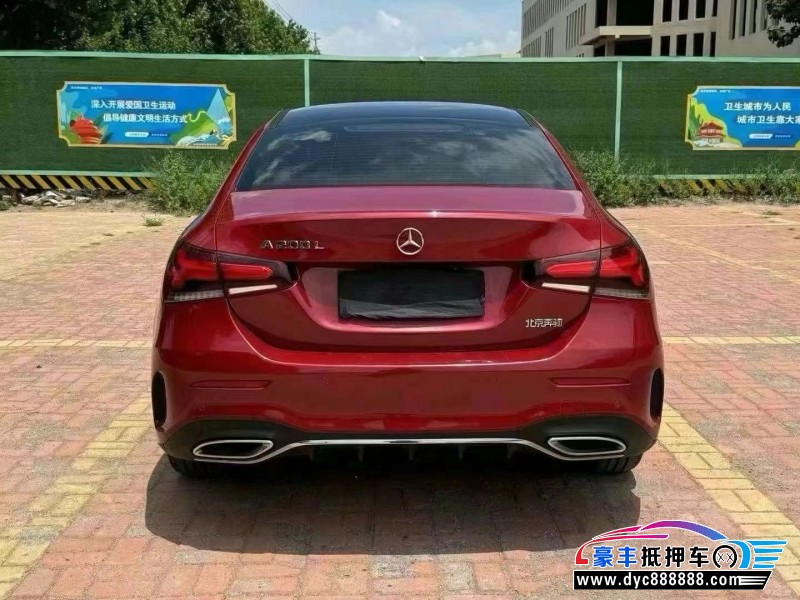 20年奔驰A轿车抵押车出售