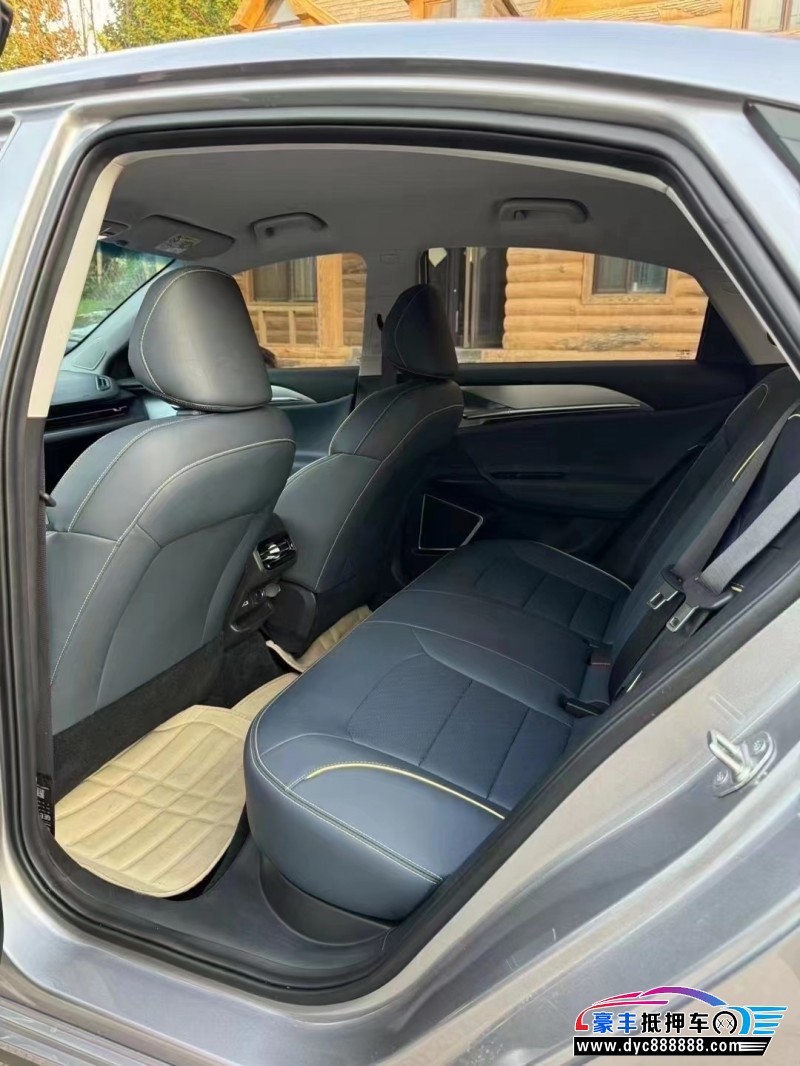 24年吉利几何轿车抵押车出售