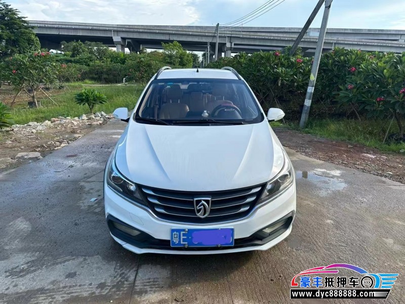 17年宝骏310轿车抵押车出售