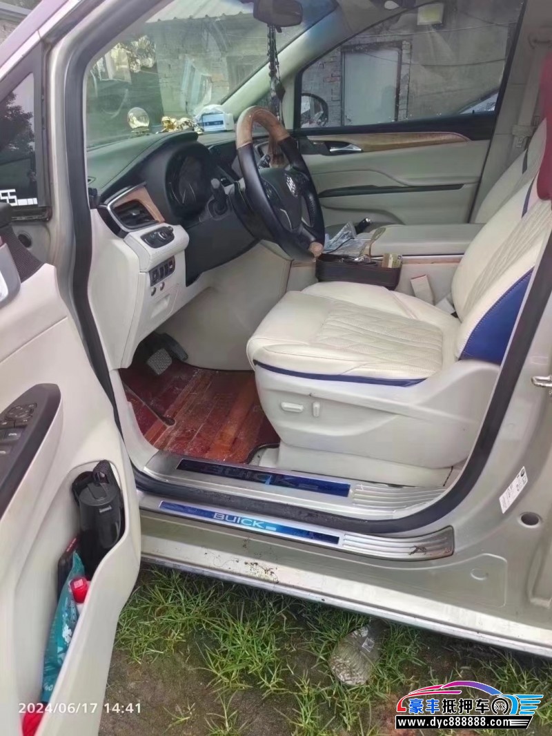 20年别克GL8轿车抵押车出售