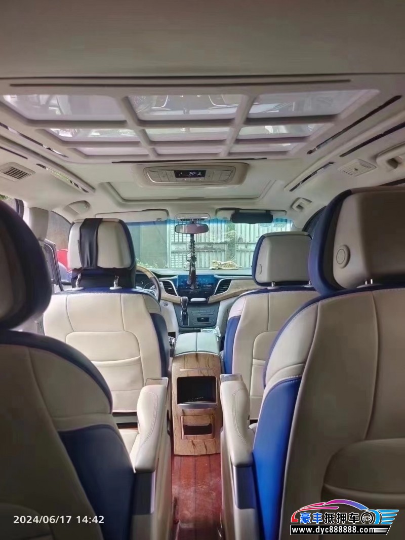 20年别克GL8轿车抵押车出售