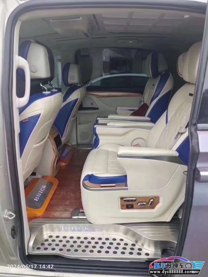 20年别克GL8轿车抵押车出售