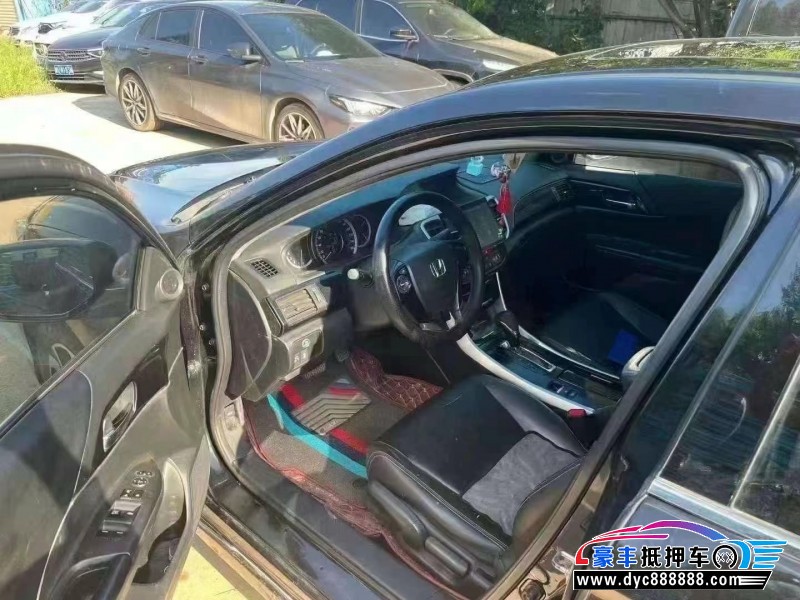 17年本田雅阁轿车抵押车出售