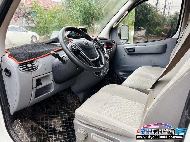 21年上汽大通V80轿车抵押车出售