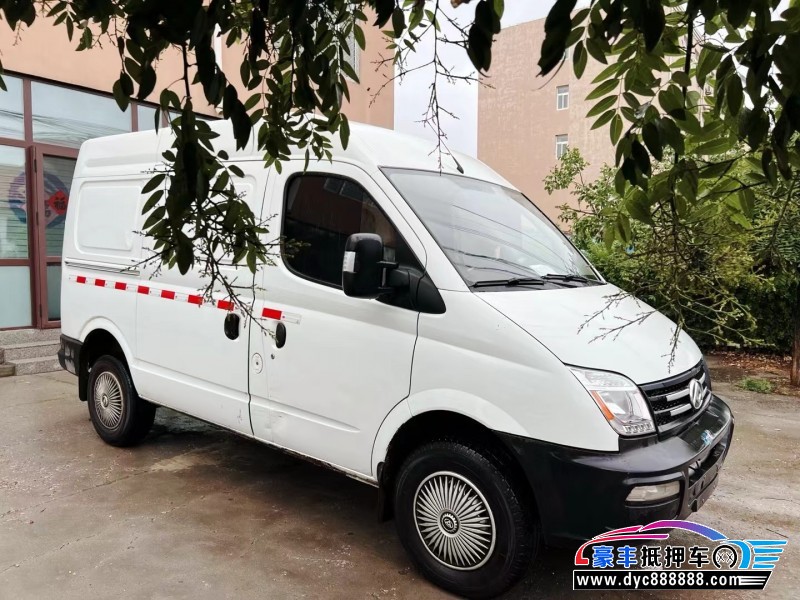 21年上汽大通V80轿车抵押车出售