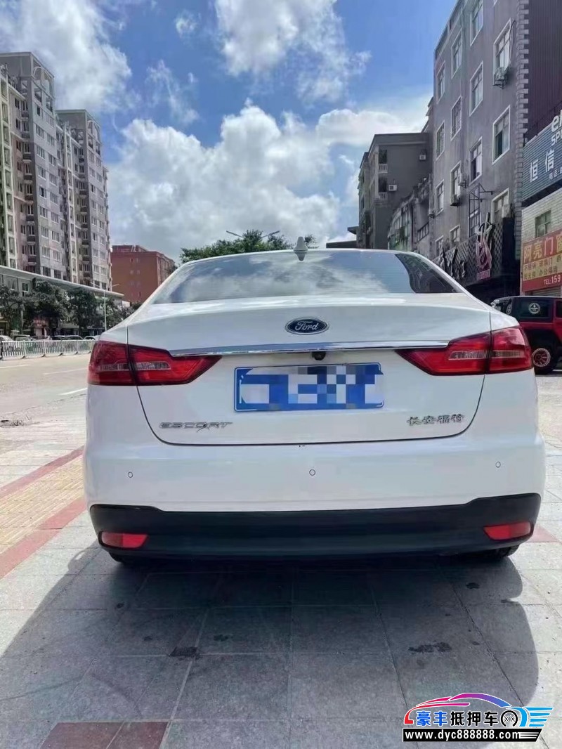 20年福特福睿斯轿车抵押车出售