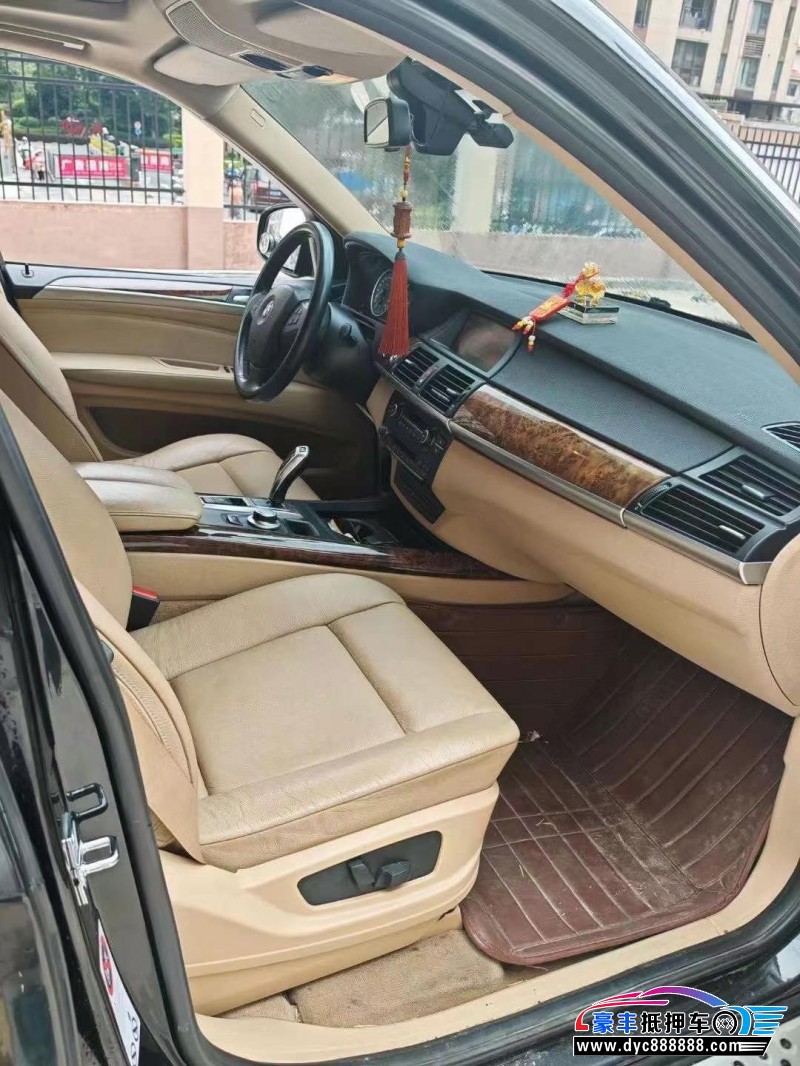 10年宝马X5SUV抵押车出售