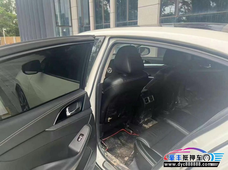 18年日产西玛轿车抵押车出售