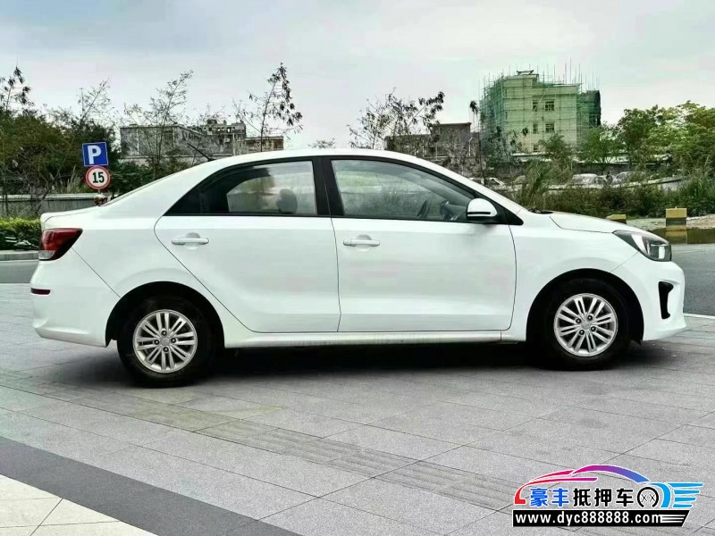 19年起亚焕驰轿车抵押车出售