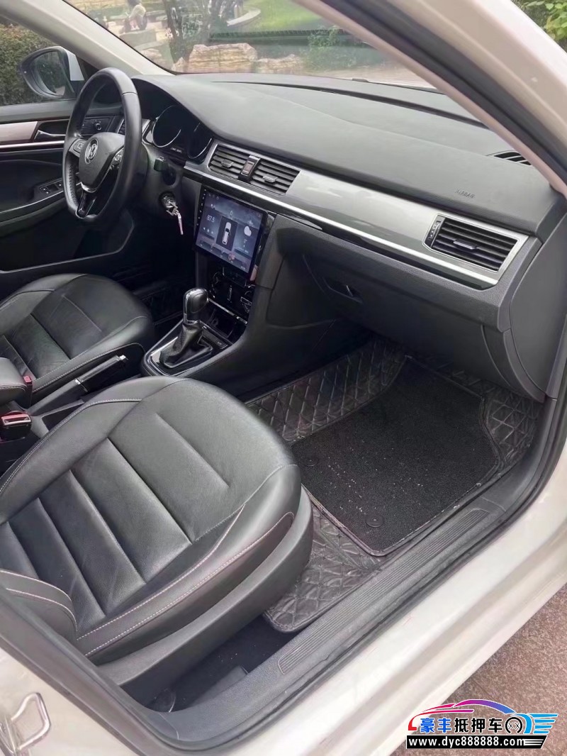 17年大众宝来轿车抵押车出售