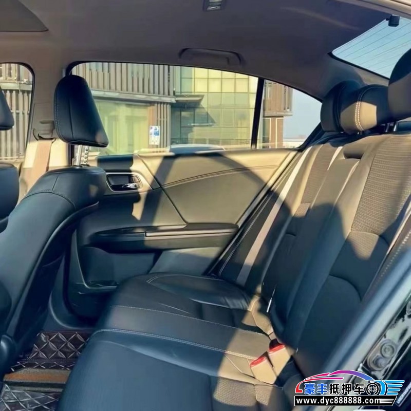 16年本田雅阁轿车抵押车出售