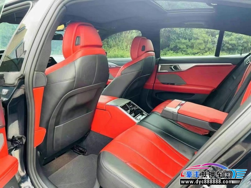 21年宝马8系轿车抵押车出售