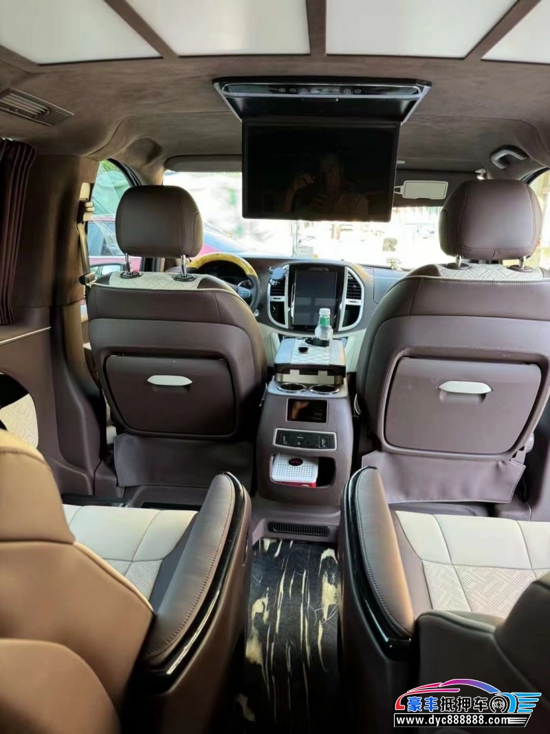 20年奔驰威霆轿车抵押车出售