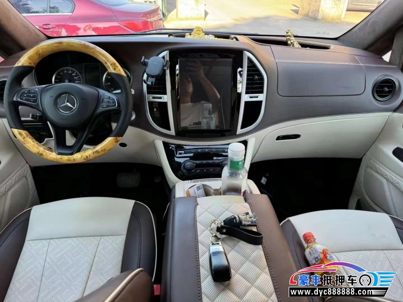 20年奔驰威霆轿车抵押车出售