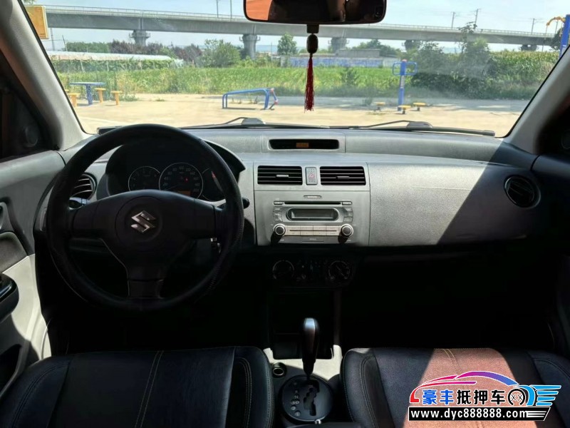 17年铃木雨燕轿车抵押车出售