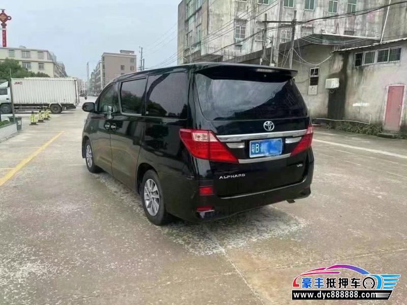 13年丰田埃尔法轿车抵押车出售