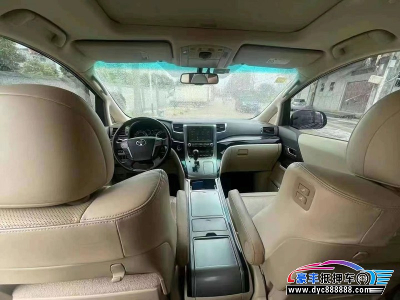 13年丰田埃尔法轿车抵押车出售