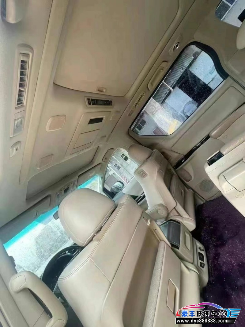 13年丰田埃尔法轿车抵押车出售